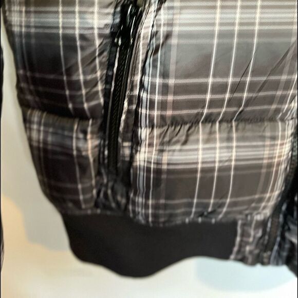Gap Black and White Plaid Puffer Bomber Jacket.Size M - Picture 14 of 16